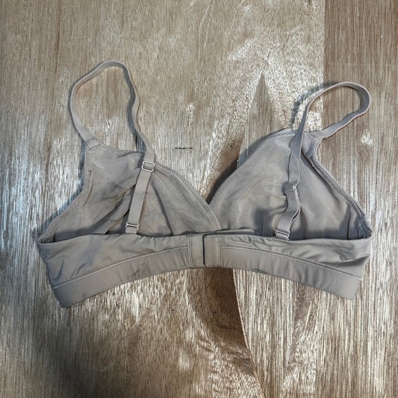 SKIMS Soft Lounge Bralette Beige Seamless Everyday Comfort Size S - Picture 3 of 3